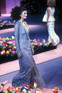 chloe-ss-1997-2.thumb.jpeg.a6c2aaf4dd7648cd60d62a8e9a524bc8.jpeg