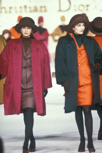 christian-dior-fw-1987-1.thumb.jpeg.2949a79361ffa7401ee677bb71197960.jpeg