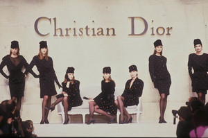 christian-dior-fw-1987-4.thumb.jpeg.78e34a81a38af6723f791d17641d86f0.jpeg