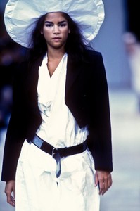 comme-des-garcons-ss-1992-2.thumb.jpg.5ea718b41be28ec8d8d140769eadf4e5.jpg