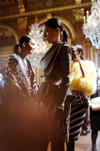 edie_balmain_aw14_dazed_2.thumb.JPG.4c9c14ae73f28c36f494edb65d172dd7.JPG