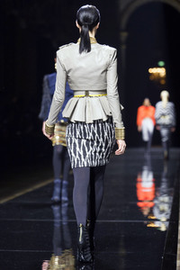 edie_balmain_aw14_thecut.thumb.JPG.b7cdfe9402045febac0c945853dbb40d.JPG
