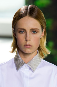 edie_boss_ss15_livingly_1.thumb.jpg.3117e3f244ca93a0c05f54d291fce22e.jpg