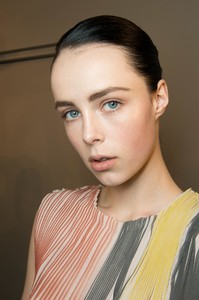 edie_bottega_veneta_aw14_madamelefigaro_1.thumb.jpg.990792f2687351c954976756cb8bf11f.jpg