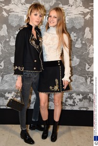 edie_chanel_exhibition_12oct15_kk.thumb.jpg.d9f9366210becc1fff40c5be3691887f.jpg