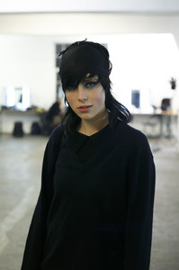 edie_giles_deacon_aw14_livingly_1.thumb.jpg.8fce2729341517aa12ff0bbcf16db028.jpg