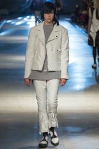 edie_giles_deacon_aw14_vogue.thumb.JPG.9e4a5896384169ac9fd2d5eefcd0d4e5.JPG