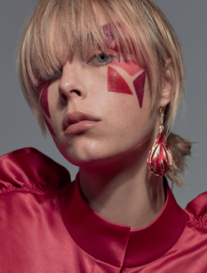 edie_glamour_paris_dec16_jan17_2.PNG