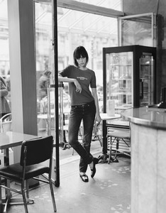 edie_grazia_france_29apr16_jencarey_1.thumb.jpg.e1a437633db26f7069f6b848bfd028d0.jpg