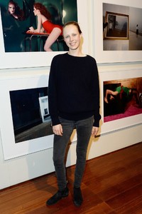 edie_guy_bourdin_exhibition_26nov14_tatler_1.thumb.jpg.0e3e4f3ff440baa7f316e7bff90914cd.jpg