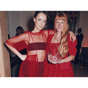 edie_harpers_bazaar_2nov17_tommacklin.thumb.jpg.a4d826e2cfa1e3099f99905cab81b9a5.jpg
