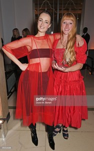 edie_harpersbazaar_2nov17_gettyimages_10.jpg