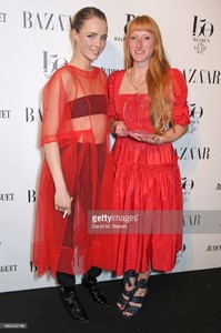 edie_harpersbazaar_2nov17_gettyimages_6.jpg