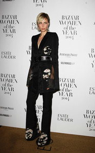 edie_harpersbazaar_womenoftheyear2014_cosmopolitan.thumb.jpg.673348d5f445519e113c83291aae971b.jpg