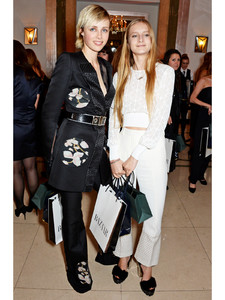 edie_harpersbazaar_womenoftheyear2014_elle.thumb.jpg.d42e2b07f6cda57efa85e278f1a60f46.jpg