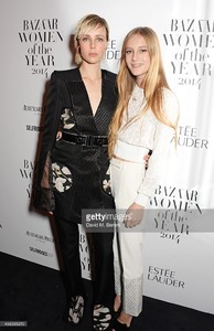 edie_harpersbazaar_womenoftheyear2014_gettyimages.thumb.jpg.f52e9468558ffa38048ee1ba66bbee20.jpg