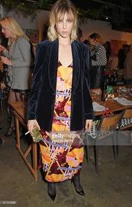 edie_houseofholland_birdinhandwine_23nov17_gettyimages_19.jpg