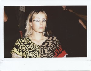 edie_mattybovan_ss18_clairebrandphoto.thumb.jpg.65a16389f3b36870bd96709a8e023b06.jpg