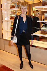 edie_roger_vivier_15oct14_vogue.thumb.jpg.8c8b014912162fdc13f05c0a216bd09a.jpg
