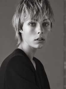 edie_s_moda_13dec14_smoda_elpais_2.thumb.jpg.bcf711f3d984506cfef465efa9b4571d.jpg