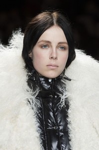 edie_sacai_aw14_madamelefigaro_2.thumb.JPG.ed9d2959796dd422ec632e819c338d88.JPG