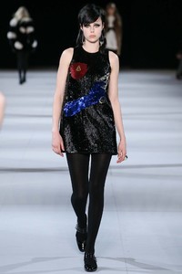 edie_saint_laurent_aw14_vogue_1.thumb.jpeg.8557882d3aaef05f198b1cd8521f2822.jpeg
