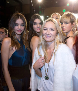 edie_sonia_rykiel_ss15_tumblr.thumb.jpg.880ce16b5e803368bbe2ca4dd7338727.jpg