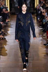 edie_stella_mccartney_aw14_vogue_1.thumb.JPG.b570c26b86db029c95578c2bc945d16c.JPG