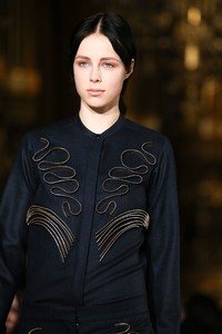 edie_stella_mccartney_aw14_vogue_3.thumb.JPG.cf085f7f34f49e42e901e297d27ffcc9.JPG