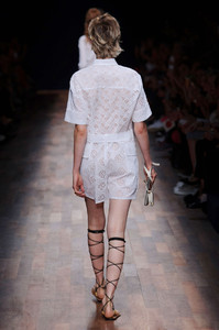 edie_valentino_ss15_nymag_3.thumb.jpg.805bafc5ea9b670a3fe2acd337aface0.jpg