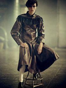 edie_vogue_japan_aug14_bewitchmag_3.jpg