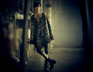 edie_vogue_japan_aug14_bewitchmag_7.jpg