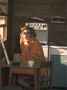 edie_vogue_paris_sep17_10.thumb.PNG.9134cf9cee9432e0dda9eeb3ac715efb.PNG