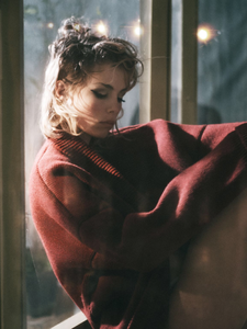 edie_vogue_paris_sep17_11.thumb.PNG.9c6f294788e74bbbfc6d299726a6d893.PNG