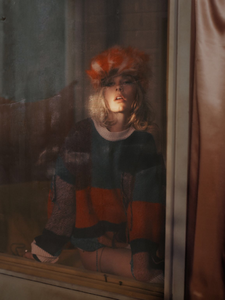 edie_vogue_paris_sep17_13.thumb.PNG.e0f41f0068a19259f998487067cc65f3.PNG