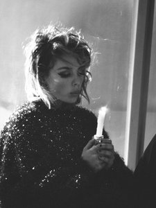 edie_vogue_paris_sep17_15.thumb.PNG.0a7a875d69ba279a6542b6698e3dd90f.PNG