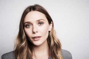 elizabeth-olsen-deadline-hollywood-presents-the-contenders-2017-portrait-studio-in-los-angeles-2.jpg