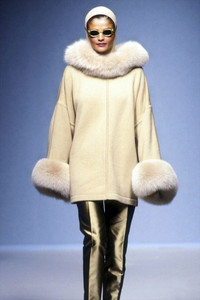 guy-laroche-hc-fw-1994-2.thumb.jpg.045a3bbeff44cc0ff2ab02b1ec57912d.jpg