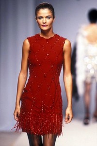 guy-laroche-hc-fw-1994-4.thumb.jpg.5483f62de478453909ae6741b8a47dca.jpg