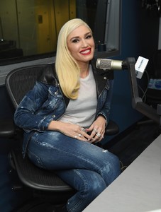 gwen-stefani-appeared-on-siriusxm-studios-in-nyc-11-21-2017-0.jpg