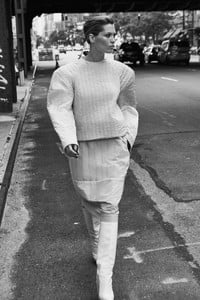 hannah_harpers_bazaar_31510167277.thumb.jpg.0cfc01fe8d2695d388a460e0889417bc.jpg