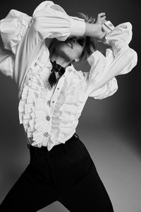 hannah_harpers_bazaar_61510167266.thumb.jpg.d23cee6e67118b522a1e41049d4c162b.jpg