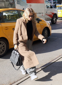 hqcelebcorner-10.jpg