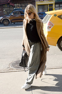 hqcelebcorner-2.jpg