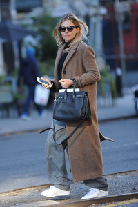 hqcelebcorner-24.jpg