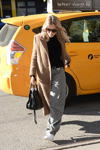 hqcelebcorner-5.jpg
