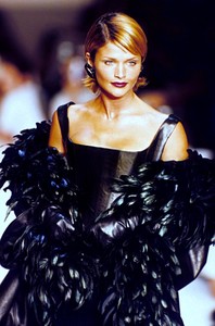 jean-louis-scherrer-hc-fw-1994-5.thumb.jpg.0a0a97b83849408787885382b7a0505e.jpg