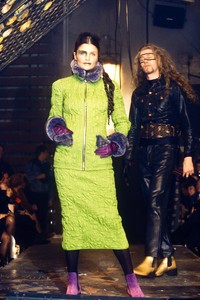 jean-paul-gaultier-fw-1995-1.thumb.jpeg.56676c5a061a254b2c035114273992cf.jpeg