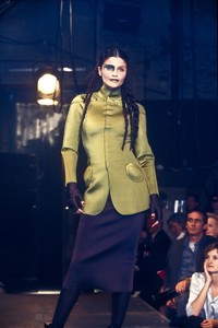 jean-paul-gaultier-fw-1995-3.thumb.jpeg.fc635543607fd6ed37832f2b4a4b6887.jpeg