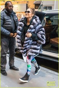 jennifer-lopez-alex-rodriguez-keep-bundled-up-in-nyc-02.jpg